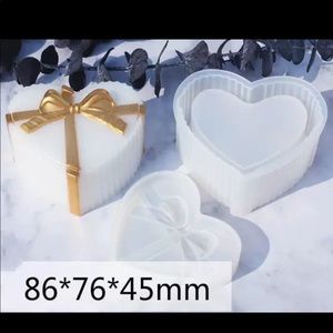 Uv resin and heart trinket box mold